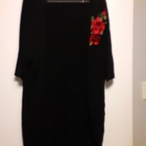 Rose detail black kimono
